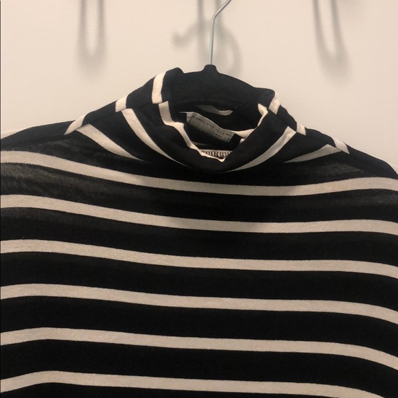 Long sleeve turtle neck top from Zara. - Picture 2 of 3